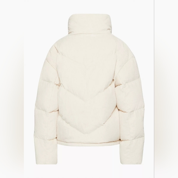 Aritzia Wilfred the cloud puff - Picture 14 of 14